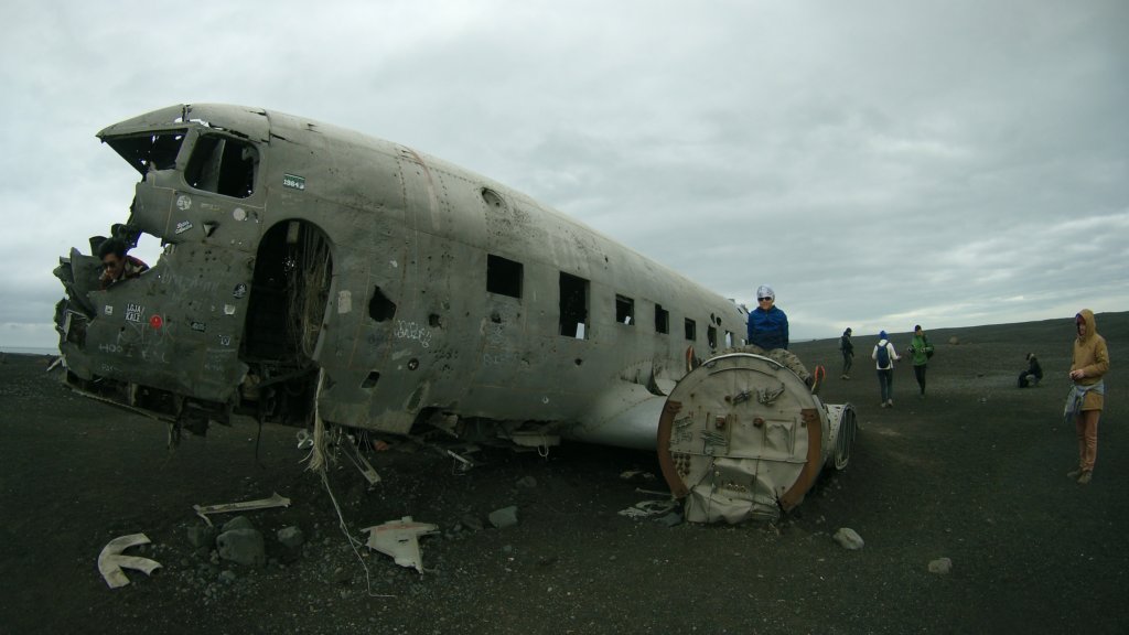 solheimasandurdc3planewreck16.jpg
