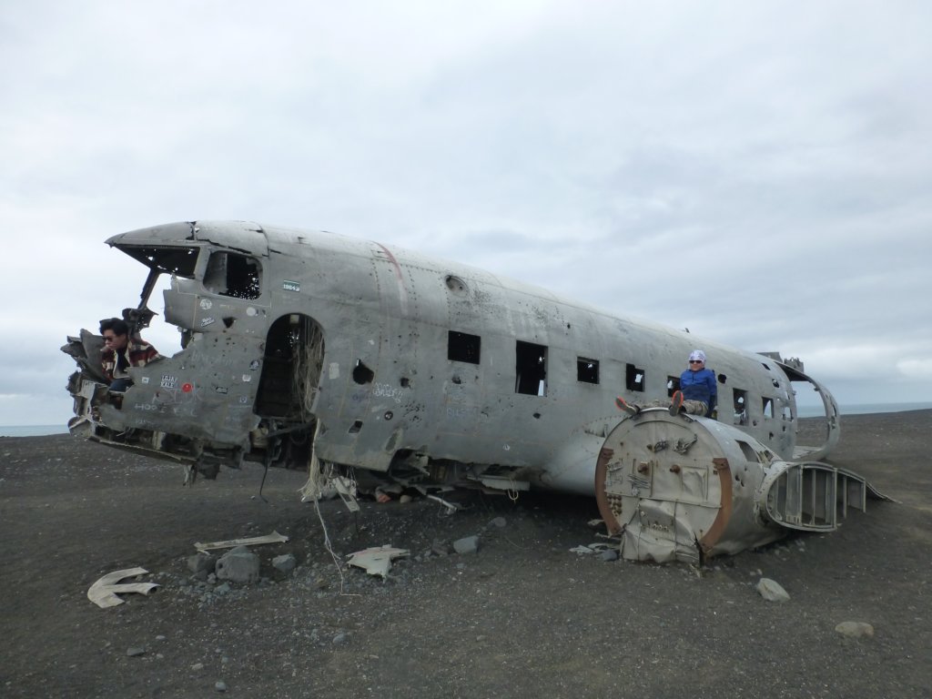 solheimasandurdc3planewreck17.jpg