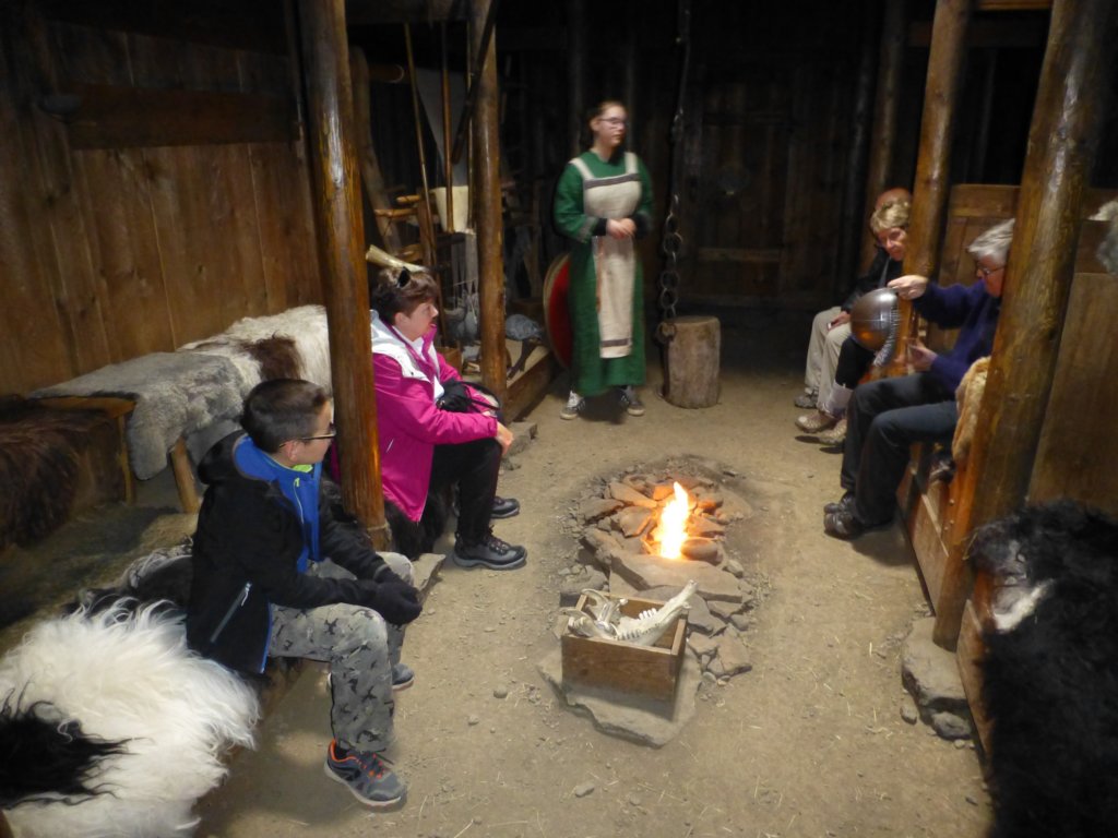 eiriksstadirvikinglonghouse11.jpg