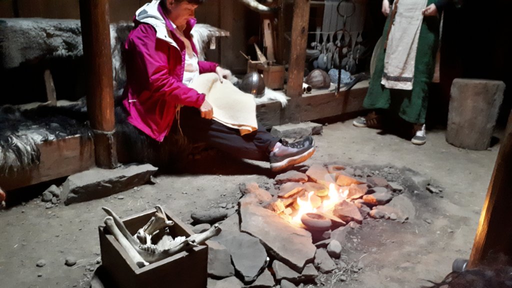 eiriksstadirvikinglonghouse18.jpg
