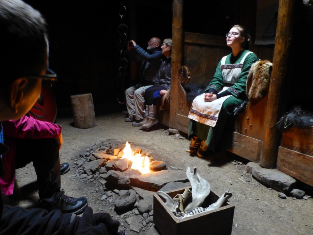 eiriksstadirvikinglonghouse7.jpg
