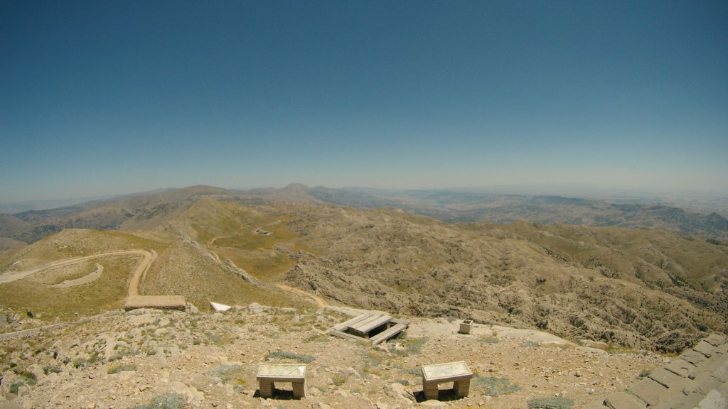 mountnemrut16.jpg