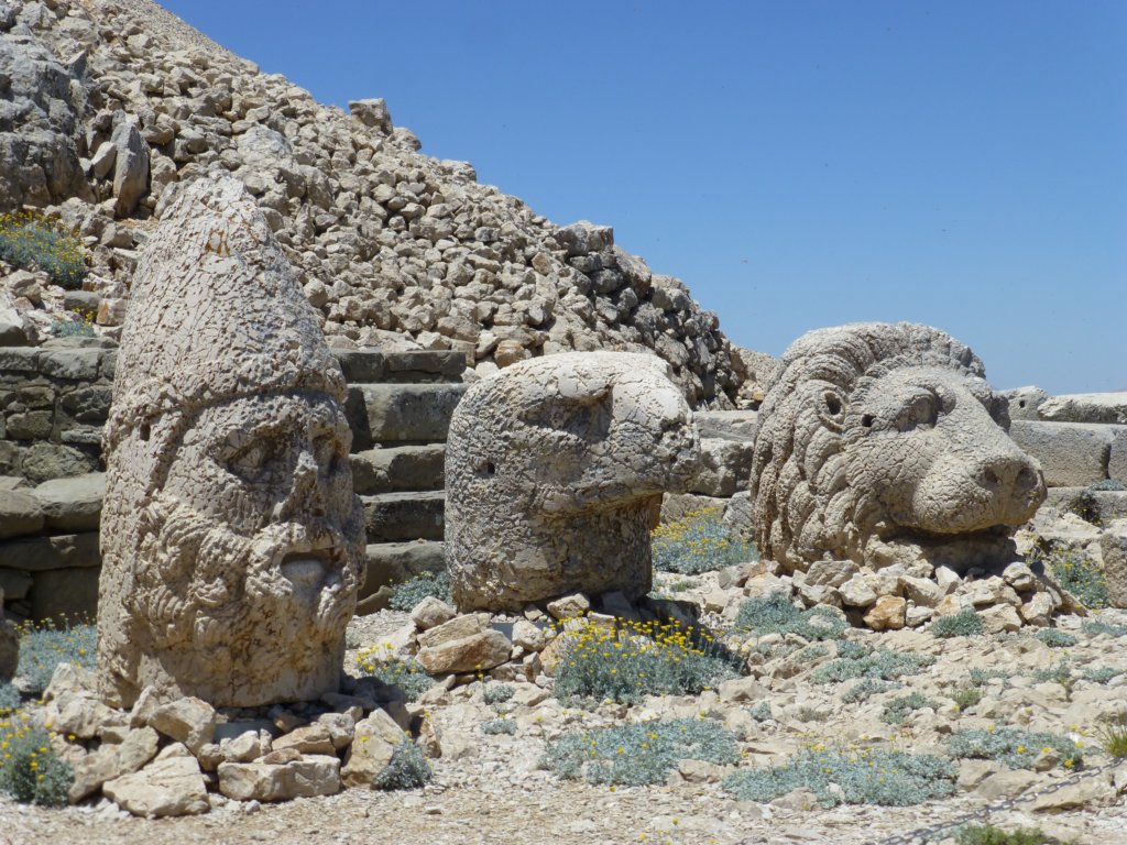mountnemrut31.jpg