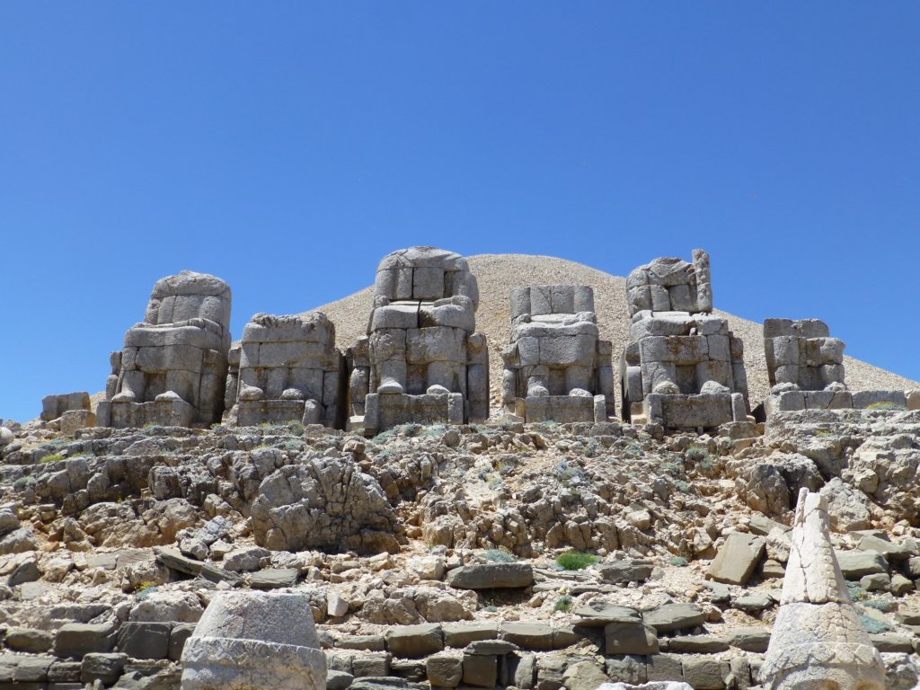 mountnemrut33.jpg