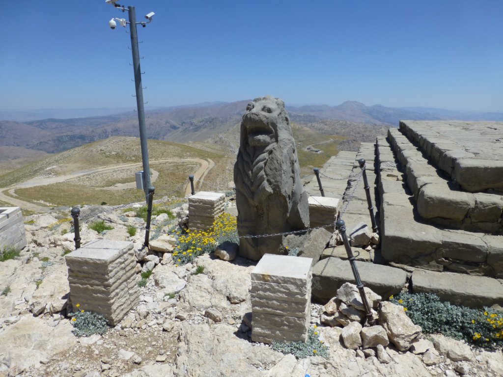 mountnemrut35.jpg