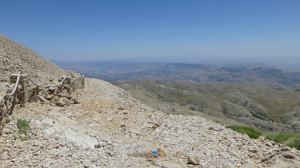 mountnemrut64.jpg