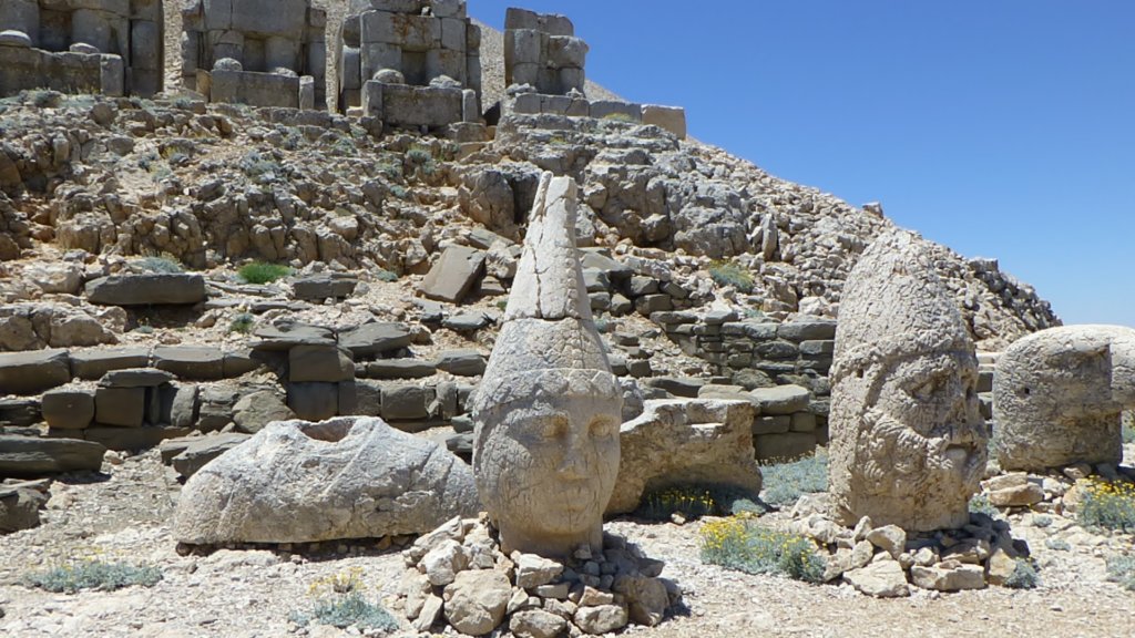 mountnemrut71.jpg