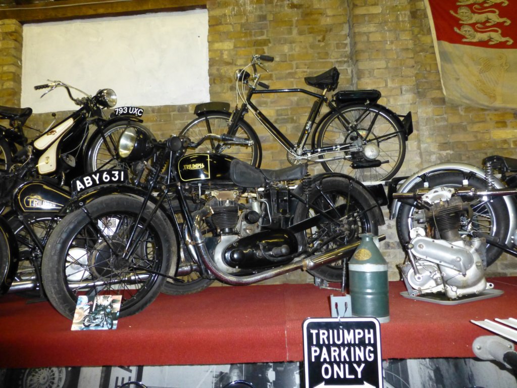 londonmotorcyclemuseumtriumph10.jpg
