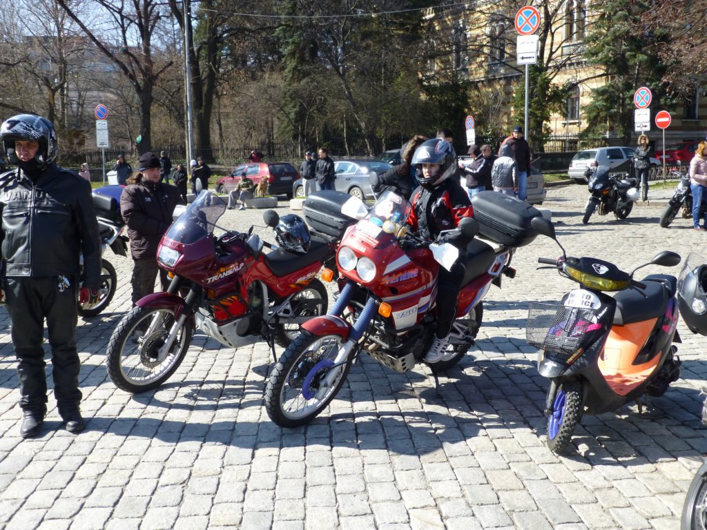 hondatransalp600yamahasupertenere.jpg